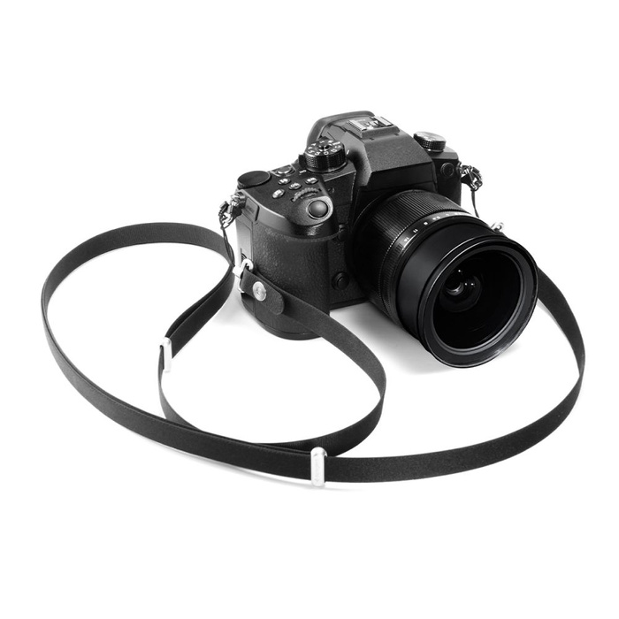 Spigen DA30L LANYARD STRAP CROSSBODY SCHWARZ