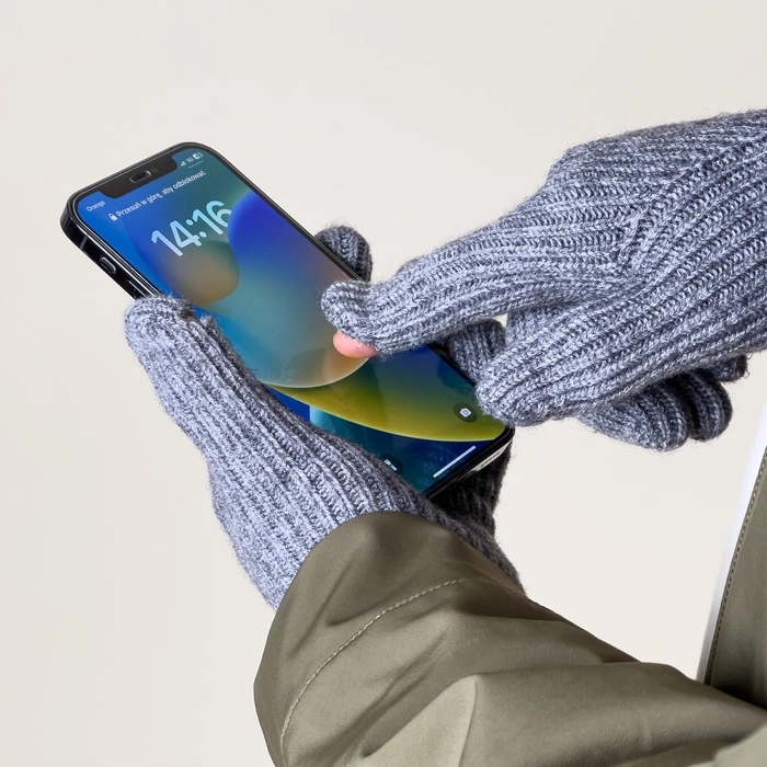 Geflochtene Telefonhandschuhe mit Aussparungen für die Finger – grau