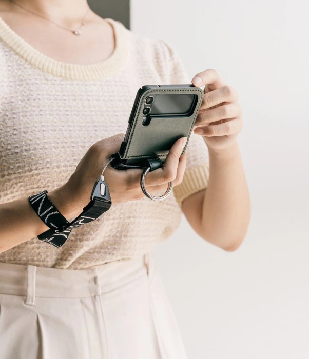 Case RINGKE Signature FOLIO GALAXY Z FLIP 4 DARK GREEN