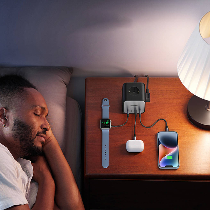 Ciabatta Ugreen cube 65W USB / USB C + 3 prese AC nero (CD268)