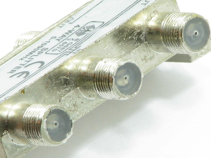 Anténny rozdeľovač 4-WAY 5-1000MHZ Splitter