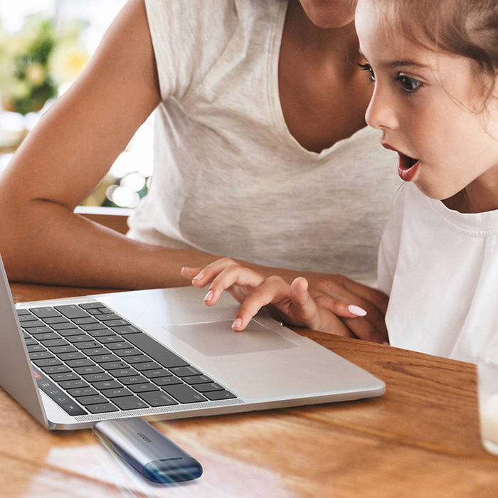 Ugreen M.2 diskové pouzdro M-Key (USB-C / USB-A 10Gb/s) šedé (CM353)