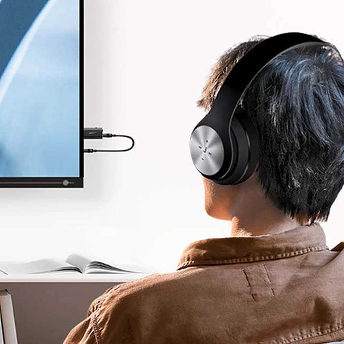 Ugreen vysílač vysílač / přijímač Bluetooth 5.0 bezdrátový audio adaptér 3,5 mm mini jack černý (CM523 60300)