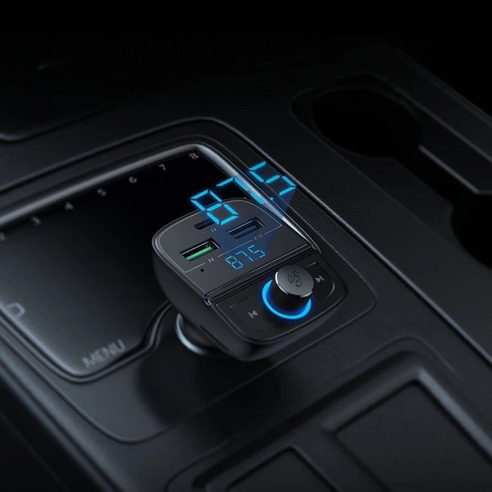 Ugreen FM Transmitter Bluetooth 5.0 MP3 Autoladegerät 3x USB TF Micro SD 4.8 A schwarz (CD229)