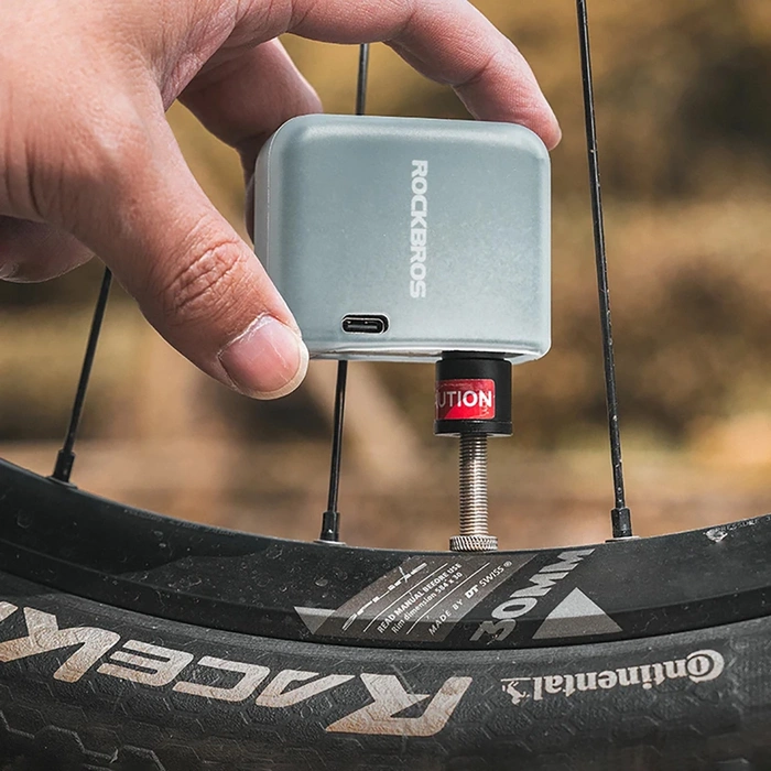 Rockbros 42320008001 Mini-Elektro-Fahrradpumpe für Schrader-/Presta-Ventile 100 PSI – Schwarz