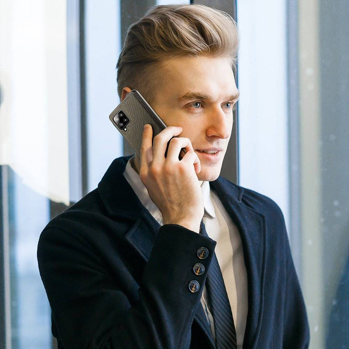 La custodia Dux Ducis Fino è realizzata in materiale di nylon per Samsung Galaxy A42 5G verde