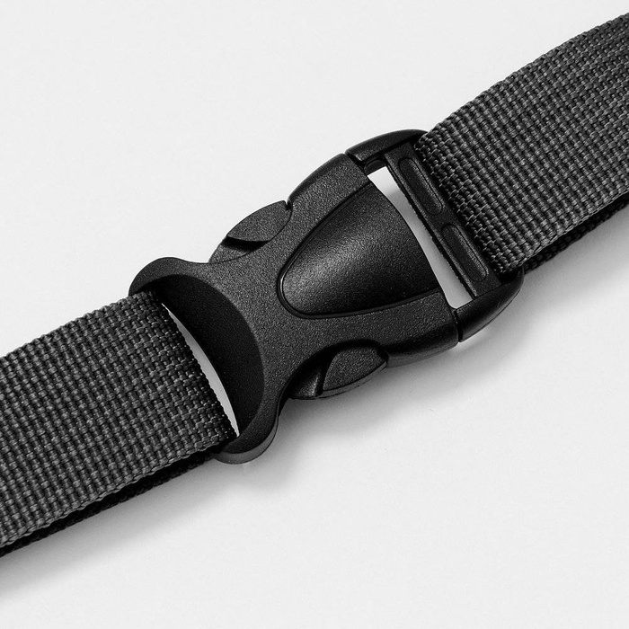 Ceinture de course pochette à reins sur coque sur téléfono portable avec une sortie sur casque noir