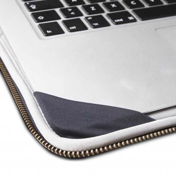 KRUSELL Walk On Water Tablet 11 Casablanca Sleeve Bag Universal Gloss 11137 Black