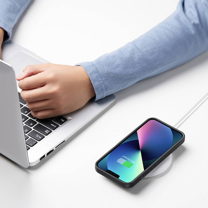 Ugreen LP626 Custodia protettiva in silicone setoso Custodia in silicone flessibile per telefono per iPhone 14 Plus Nero (90920)