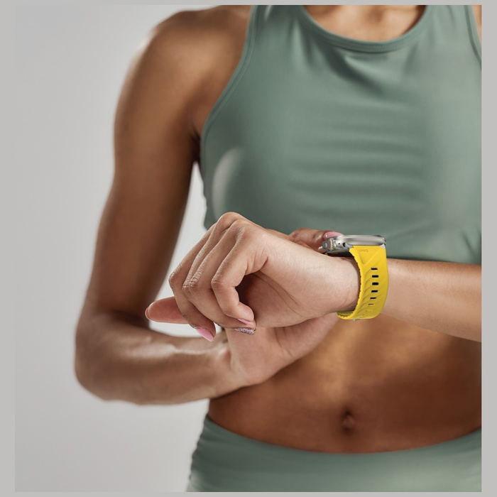 Pasek UNIQ Fluo Apple Watch 49/46/45/44/42/41/40mm Magnetic Pomarańczowy