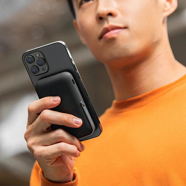 UNIQ Powerbank Hoveo 5000mAh USB-C 20W PD Rychlé nabíjení Bezdrátové Magnetic šedá/chaRCoal šedá