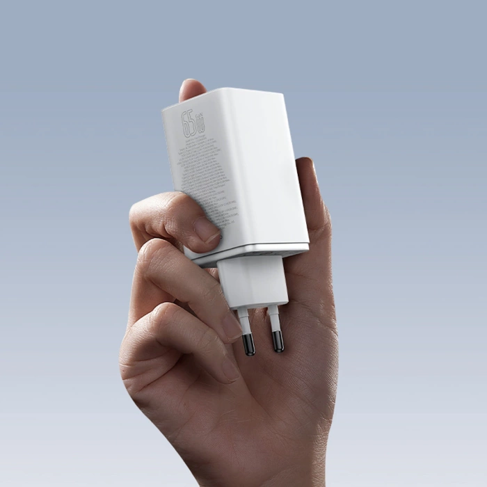 Ładowarka Baseus GaN6 Pro 65W 2 x USB-C 2 x USB-A z czarnym kablem USB-C 100W 1m - biała