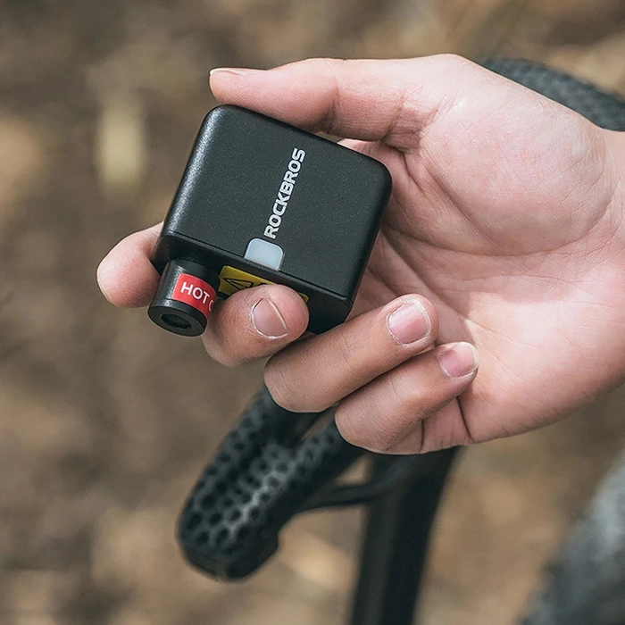 Rockbros 42320008001 Mini-Elektro-Fahrradpumpe für Schrader-/Presta-Ventile 100 PSI – Schwarz