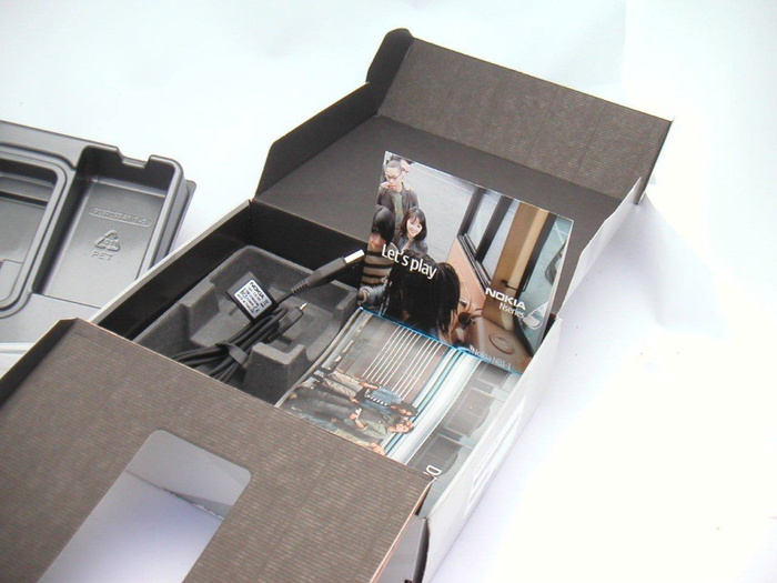 NOKIA N81 8GB CD box  Manual 