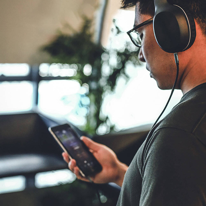 Angle Ugreen câble AUX 2 x mini jack 3,5 mm 1,5m bleu (AV112)