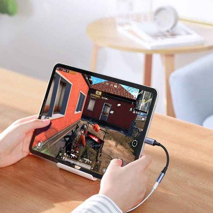 Ugreen sluchátkový adaptér s 3,5 mm mini jack na USB typu C 10 cm černý (AV161 50631)