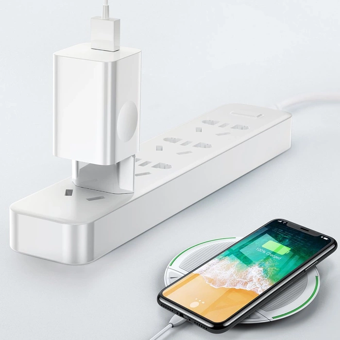 Baseus Charging Quick Charger Adattatore di alimentazione Adattatore UE USB Quick Charge 3.0 QC 3.0 bianco (CCALL-BX02)