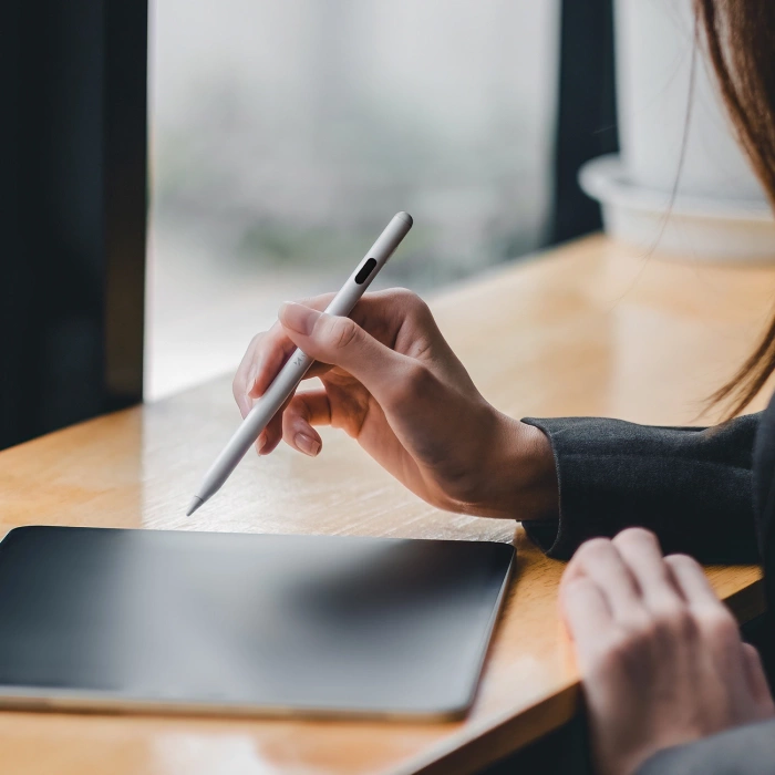 Wozinsky Stylus universeller aktiver Eingabestift (Android und iOS) – weiß