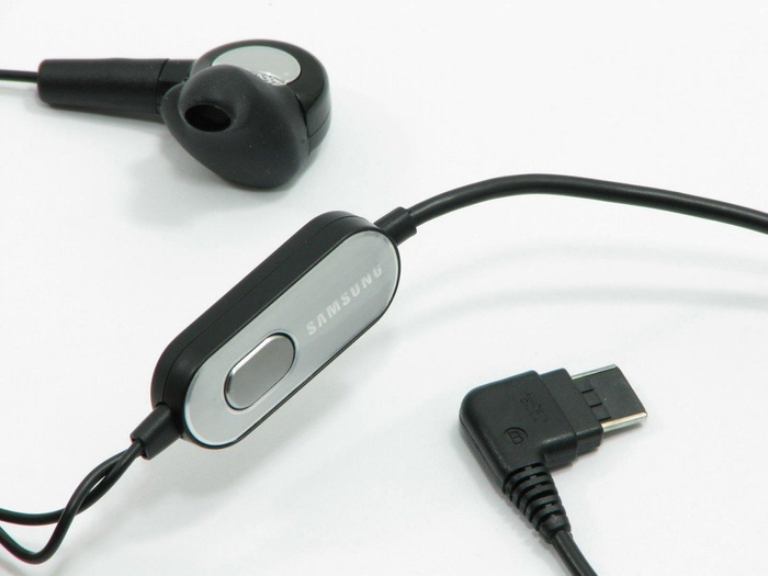 CASQUE SAMSUNG D900I E250 E900 F200 U700 J600