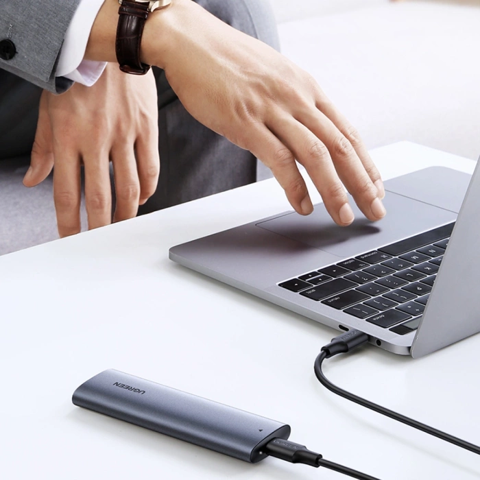 Ugreen Festplattenschacht M.2 B-Key SATA 3.0 5 Gbps Grau + USB Typ C Kabel (CM400)