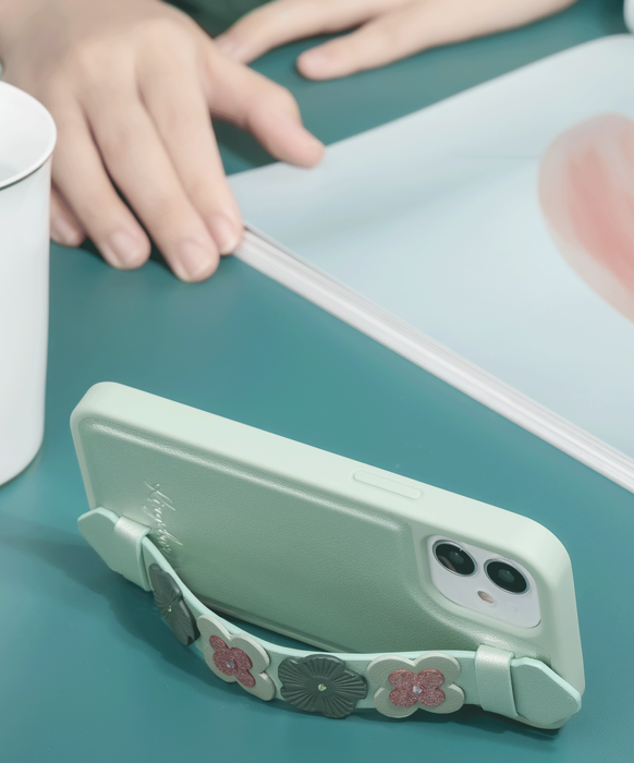 Kingxbar Sweet Series zselés tok valódi Swarovski kristályokkal díszítve, állvánnyal iPhone 12 Pro / iPhone 12 fekete