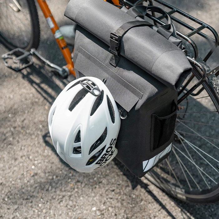 Rockbros Fahrradtasche mit Rucksackfunktion, wasserdicht, mit Helmbefestigung 18l - Schwarz