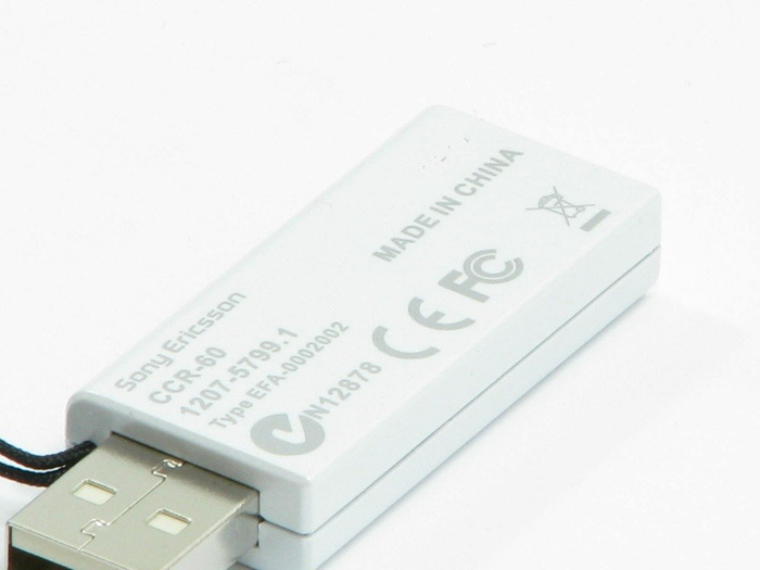 Original SONY ERICSSON M2 USB-Kartenleser CCR-60 Weiß