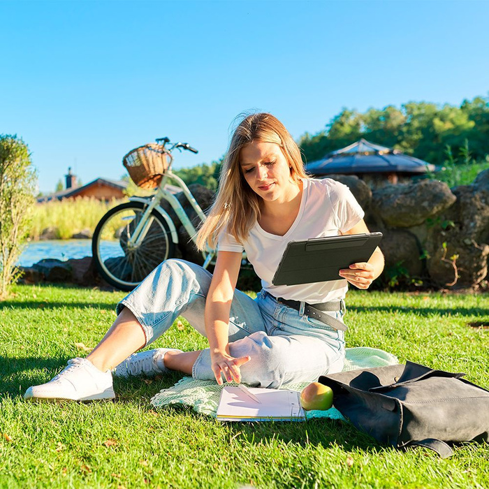 Čierne Case Puzdro iPad Pro 11 SPIGEN Ultra Hybrid Pro