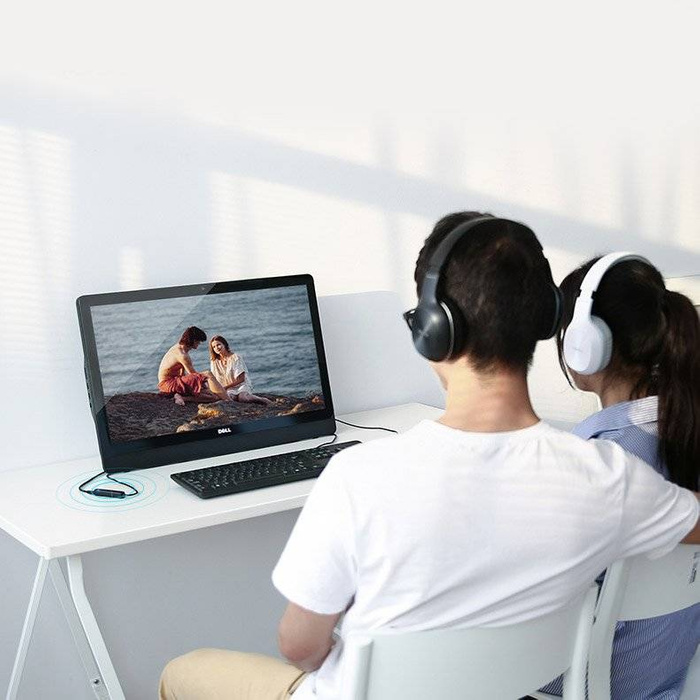 Ugreen Bluetooth 4.2 adó vezeték nélküli audioadapter 3,5 mm-es mini jack fekete (40761 CM107)