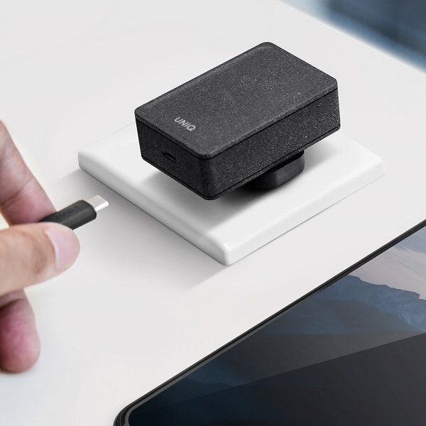 UNIQ Network charge. Versa Slim USB-C PD 18W + cable USB-C to USB-C black/chaRCoal black (LITHOS Collective)