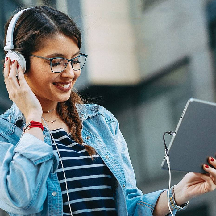 Ugreen Cable Headphone Adapter MFI Certified (Made For iPhone) 3.5mm Mini Jack - Lightning 10cm Black (US211 30756)