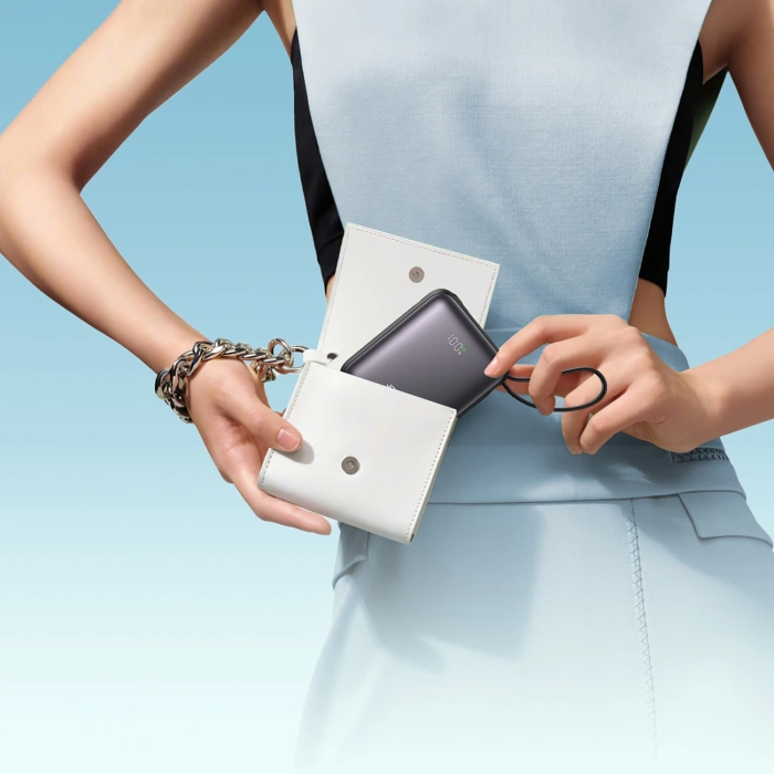 Powerbank Joyroom JR-PBF27 10000mAh 22.5W z wbudowanymi kablami USB-C i Lightning - czarny