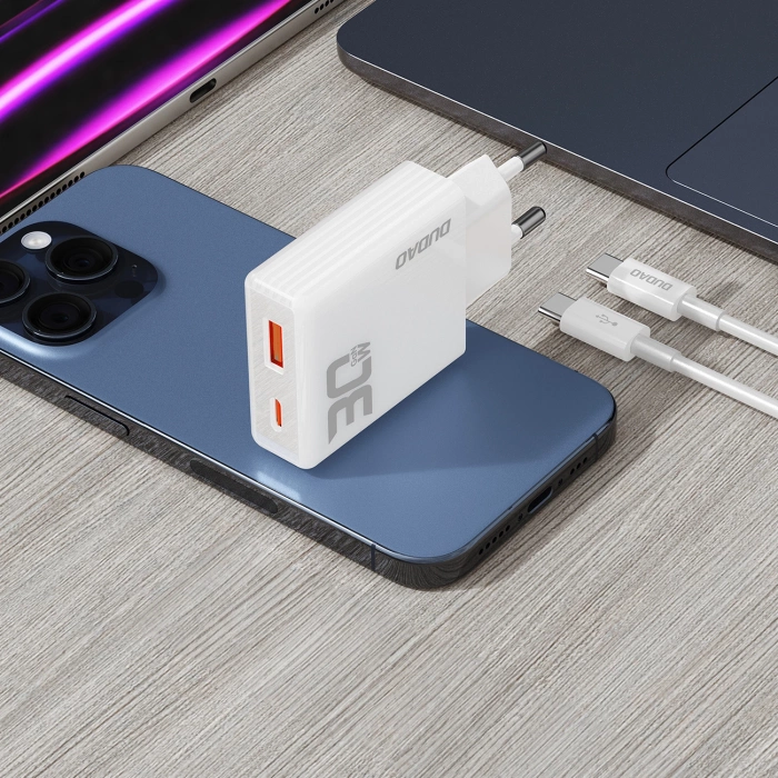 Dudao A30EUT 30W GaN-Wandladegerät USB-A / USB-C + USB-C - USB-C-Kabel - Weiß