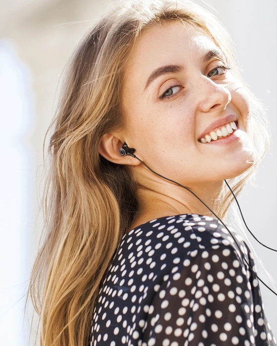 Joyroom power bank 10000mAh 22.5W Power Delivery Quick Charge magnetical charger wireless Qi 15W to iPhone compatible MagSafe black (JR-W010)