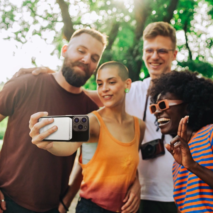 Powerbank Wozinsky WLWP-10KA0Y3WS 22,5W PD Qi2 10000 mAh, z podstawką, 1x USB-A, 1x USB-C - biały