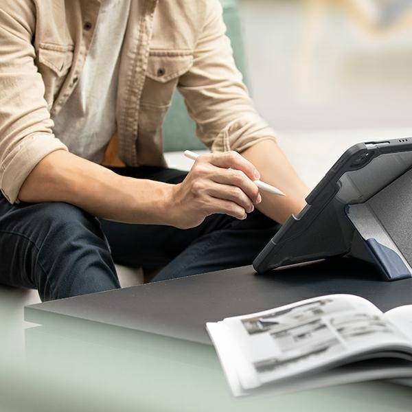 Uniq pouzdro pro Trexa iPad 10,2" 2021/2020/2019 Antimikrobiální černá / černá