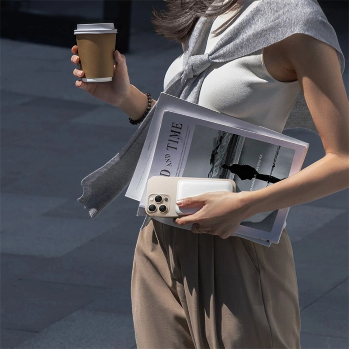 Powerbank Baseus EnerFill FM11 Ultra-Mini 10000mAh 22,5W kompatybilny z MagSafe z kablem Baseus Simple USB-C 20V/3A 30cm - biały