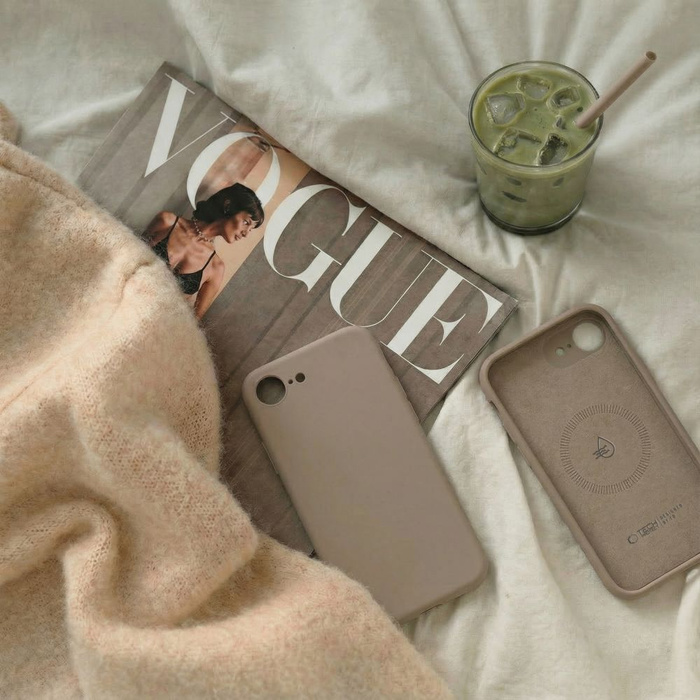 TECH-PROTECT SILICONE MAGSAFE IPHONE 16E / 17E CHOCOLATE BROWN