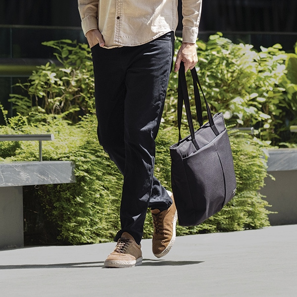 Uniq Laptoptasche Hava 16&quot; grün/lorbeergrün RPET