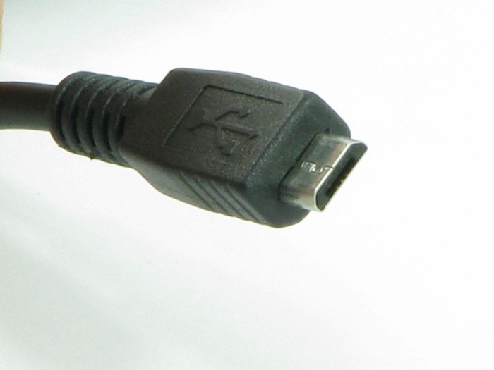 Caricatore BLACKBERRY 8220 Pearl 8900 Curve 9500 Storm 9700 Bold 2 9800 Micro USB