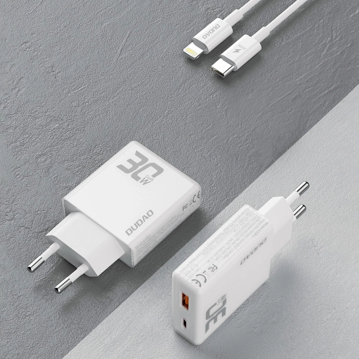 Dudao A30EUL GaN-Wandladegerät 30 W USB-A / USB-C + USB-C – Lightning Kabel – Weiß
