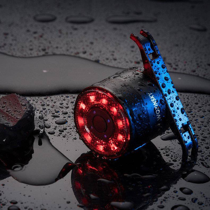 [Archív] Wozinsky hátsó LED-es kerékpár lámpa mikro USB-n tölthető piros lámpa 5 üzemmód fekete (WRBLB2)