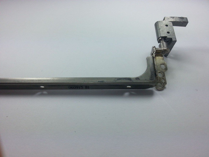 Charnière gauche TOSHIBA P100 L100 17' A000012410