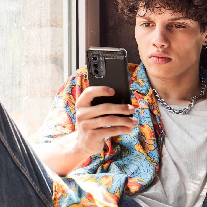 Spigen Rugged Armor MOTOROLA EDGE 2022 MATTE NEGRO