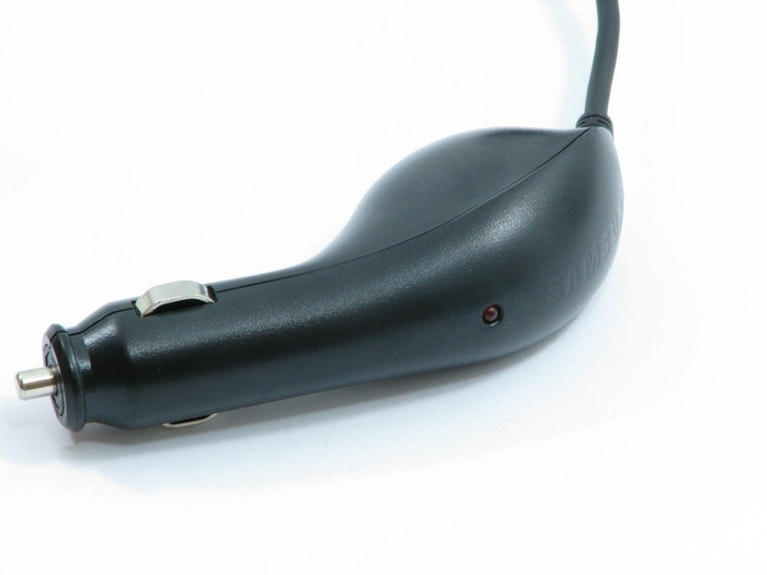 CARICABATTERIE PER AUTO SAMSUNG D500 D600 E700 X680 