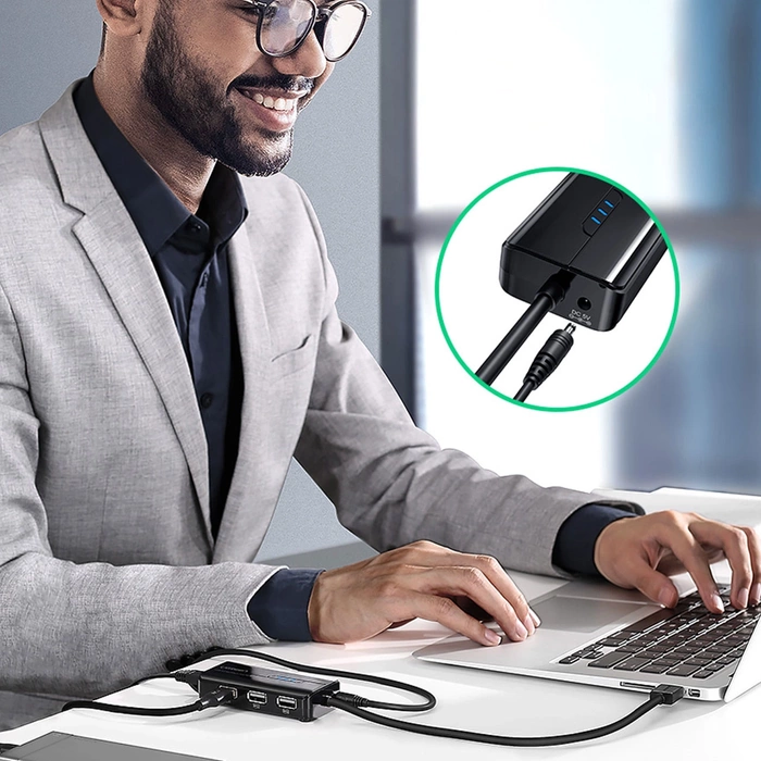 Ugreen 20264 RJ45 / USB-A 10/100Mbps HUB síťový adaptér 3x USB-A 2.0 - černý