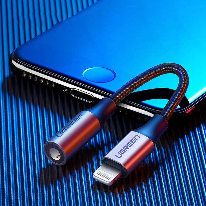 Ugreen Casque Certifié MFI (Made For iPhone) Mini Jack 3,5 mm - Lightning 10cm Noir (US211 30756)