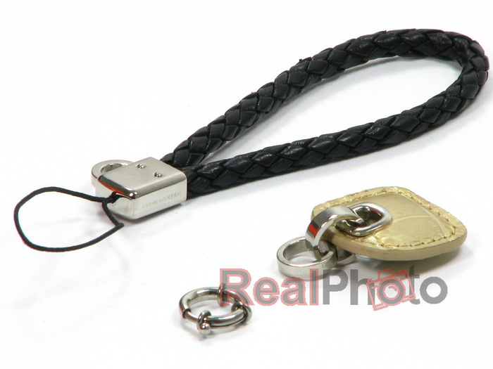 Pendentif en forme de quart de cercle en cuir DYBERG-KERN doré 