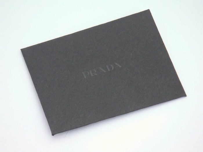 Prada Cloth per Displaya 