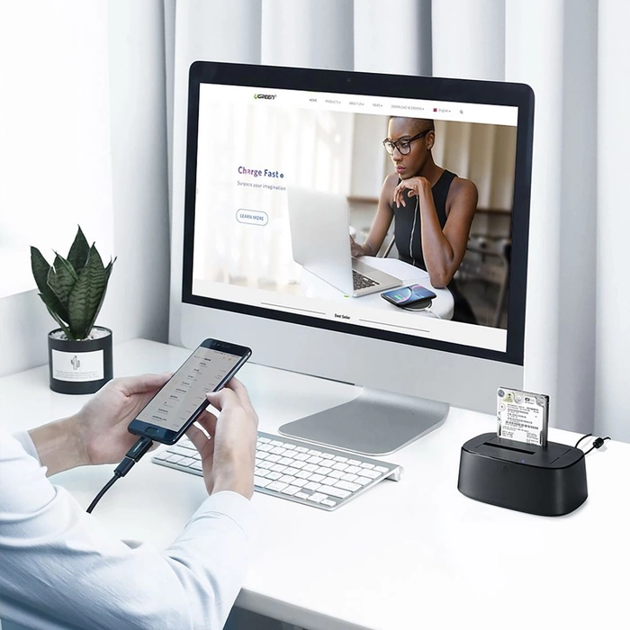 Ugreen CM198 50857 Dockingstation mit USB 3.0 für SATA 2,5" 3,5" SSD HHD-Laufwerke, EU-Netzteil - Schwarz